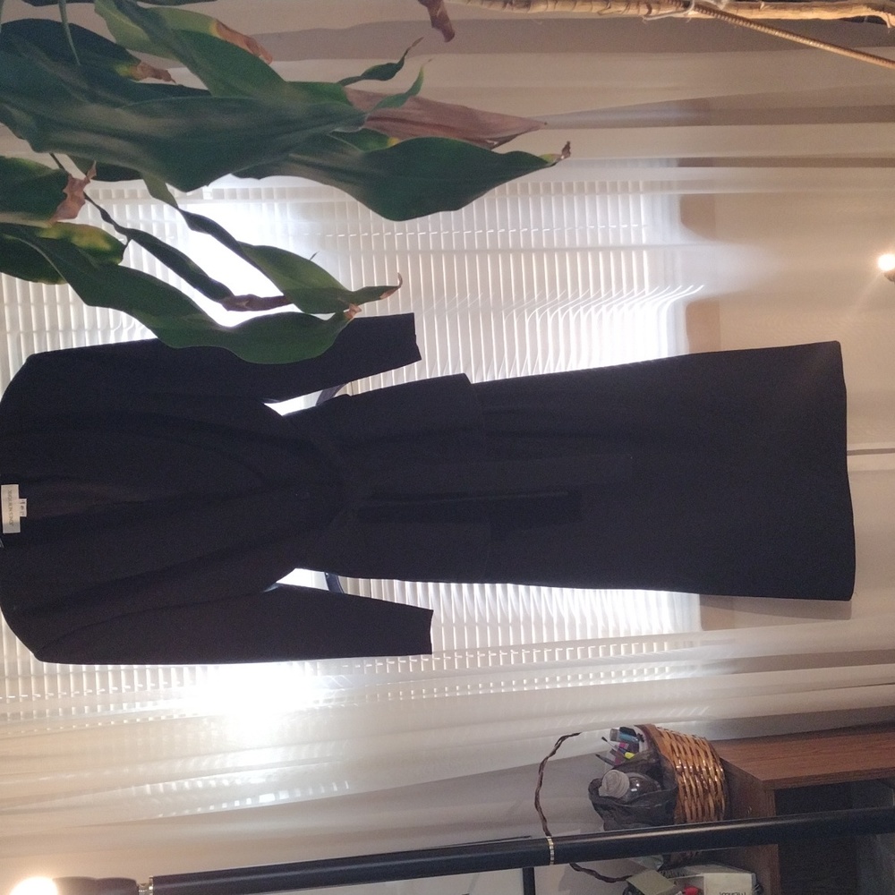 Black wool Jones New York women's suit. Fully lined. Size 12.